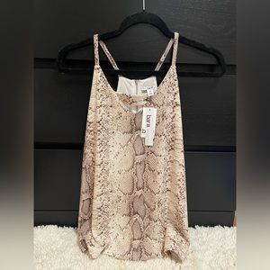 NWT barIII essentials